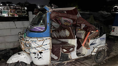 Gangster who arrived to beat up an abducted youth ends up getting thrashed; his vehicle vandalized