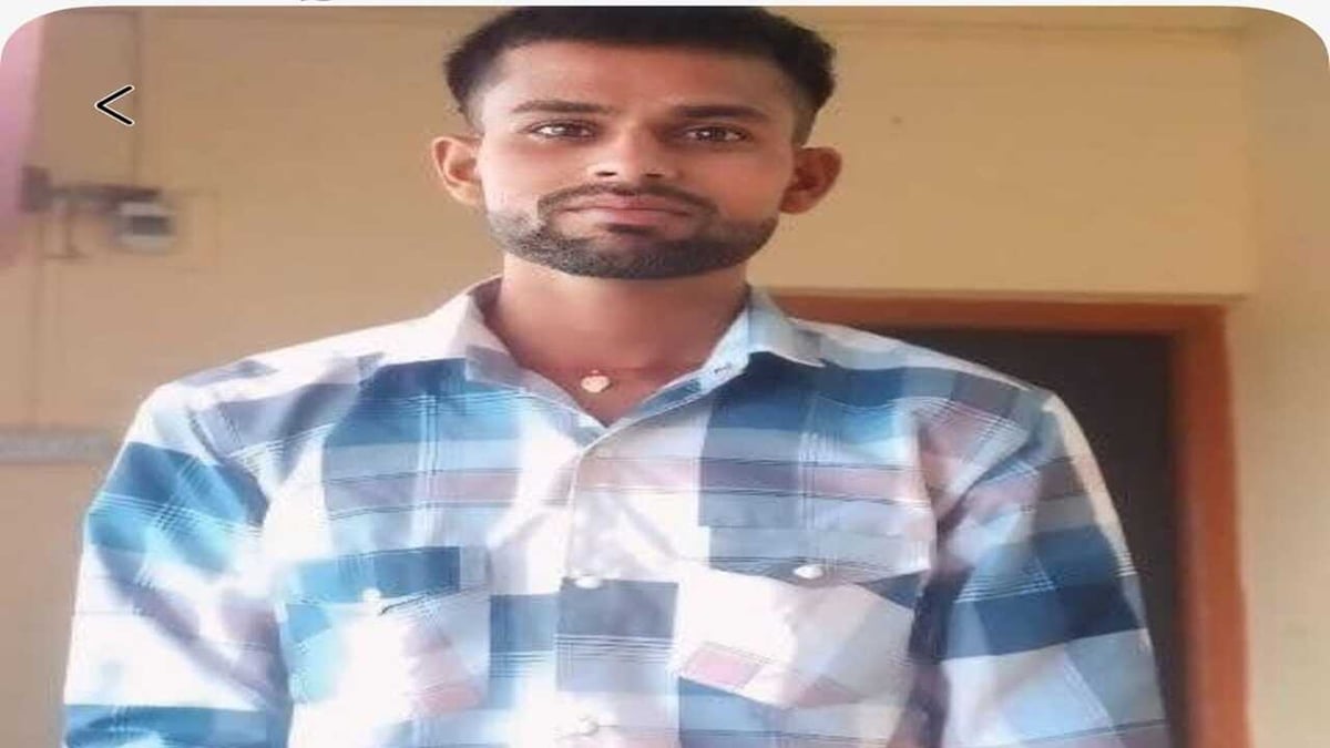 कुशीनगर: नेनुआ तोड़ने पेड़ पर चढ़ा युवक हाईटेंशन तार की चपेट में आया, मौत; नाराज परिजन ने किया हंगामा