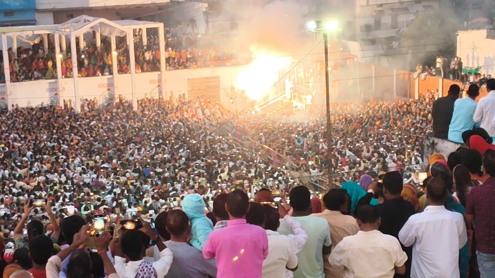 massive crowd gathered for dawn aarti at world-famous Ramlila in Ramnagar at Varanasi