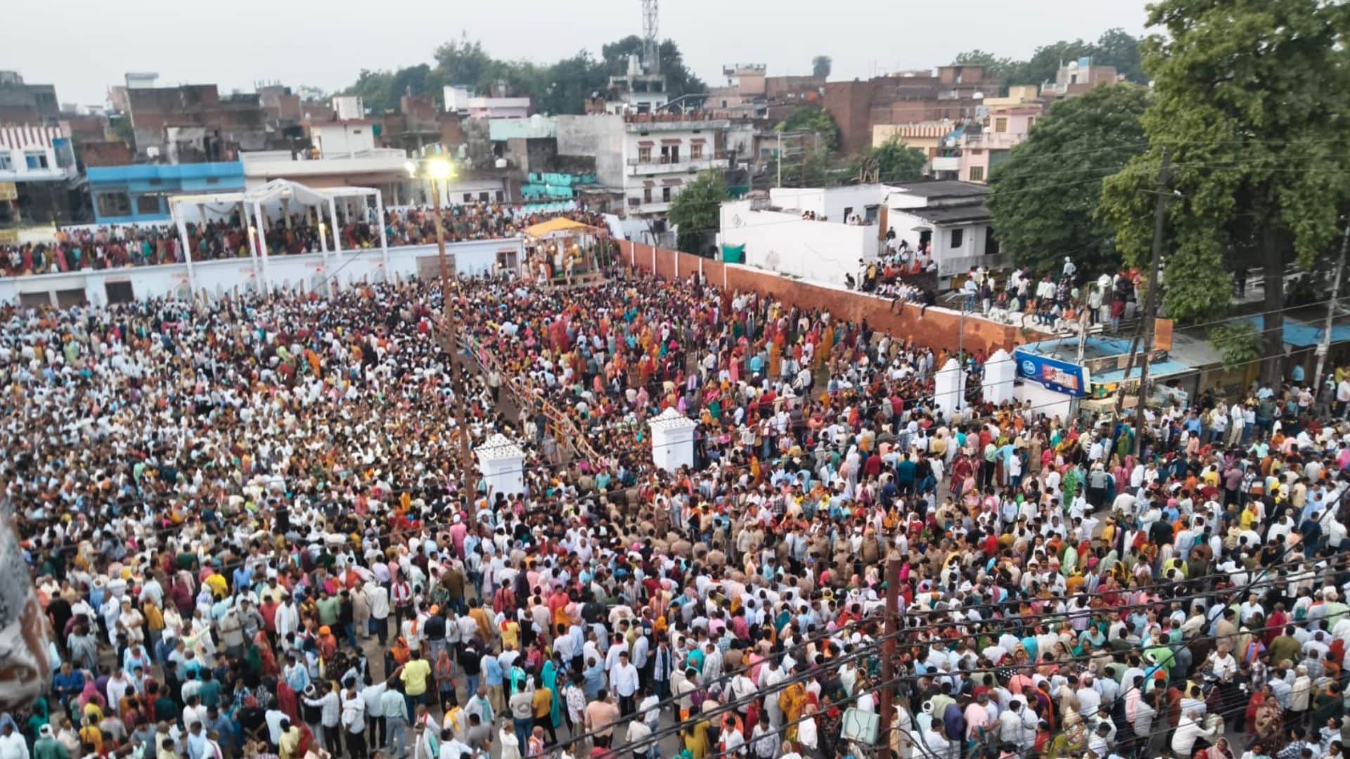 massive crowd gathered for dawn aarti at world-famous Ramlila in Ramnagar at Varanasi