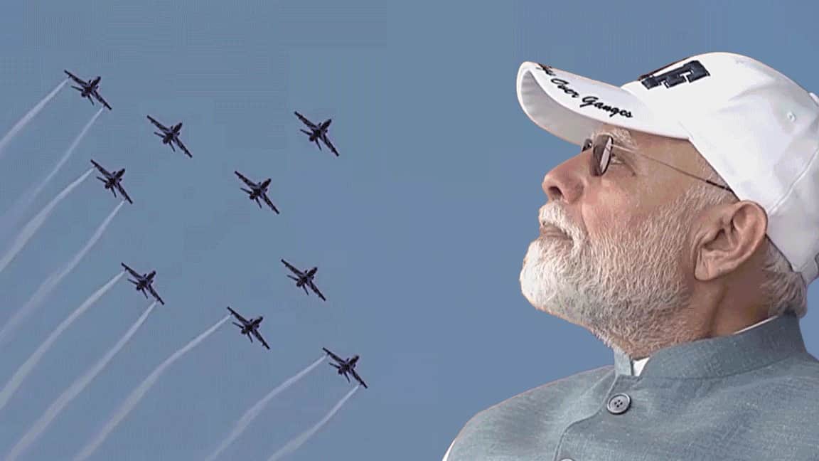 Air show Varanasi in Fighter jets perform maneuvers above Ganga ghats massive crowds to witness show