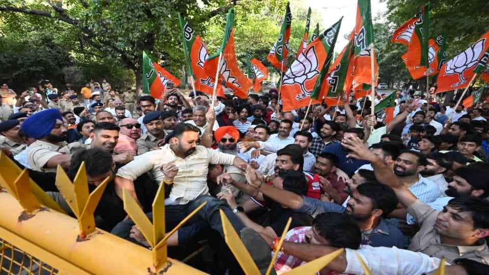 Protest by BJP workers in Chandigarh