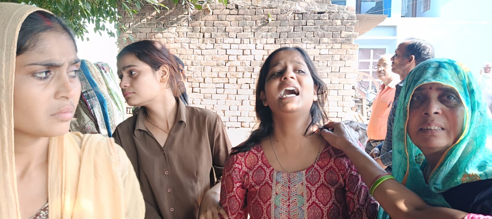 firozabad chhatanpura car accident five dead harish wife father cancer