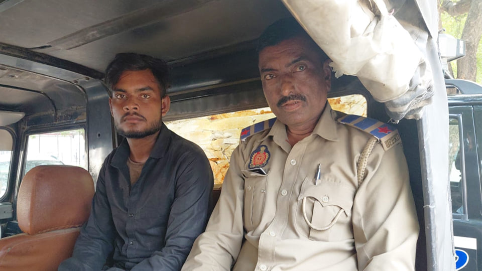बेटी ने पिता को दी खौफनाक मौत: चाय में नींद की गोली देकर सुलाया, सिलबट्टे से किया हमला, शव बक्से में छिपाया