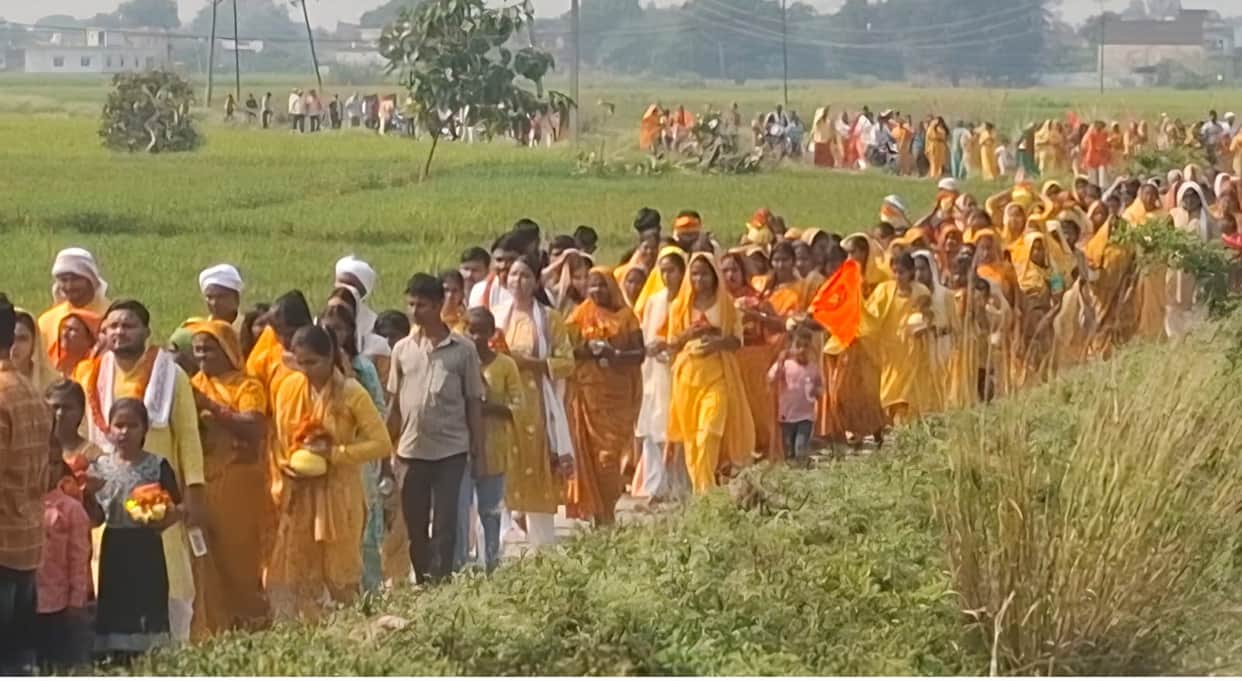 Ghazipur A surge of devotion at Kalash Yatra two thousand devotees participated