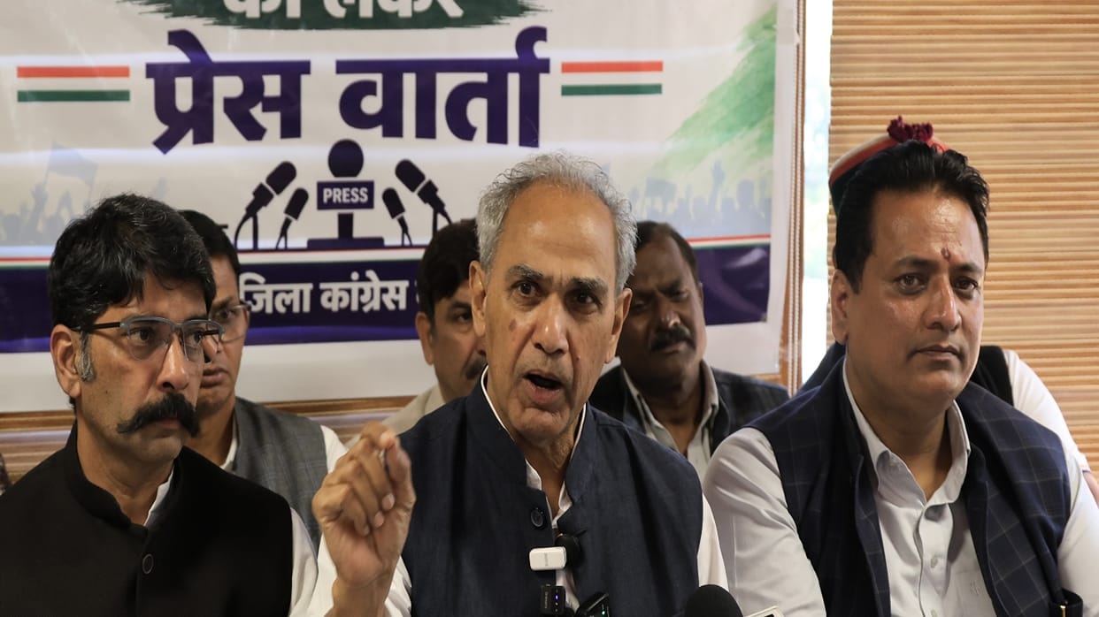 Hamirpur: Harish Chandra Meena says the RSS prepares the list, while the ECI is striking off voters' names.