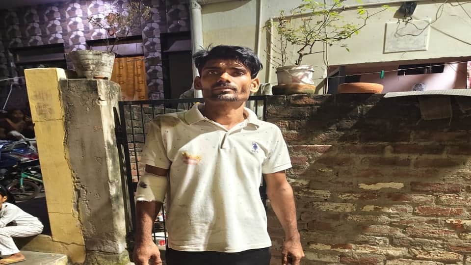 Couple crushed by vehicle and pregnant woman dies in Agra