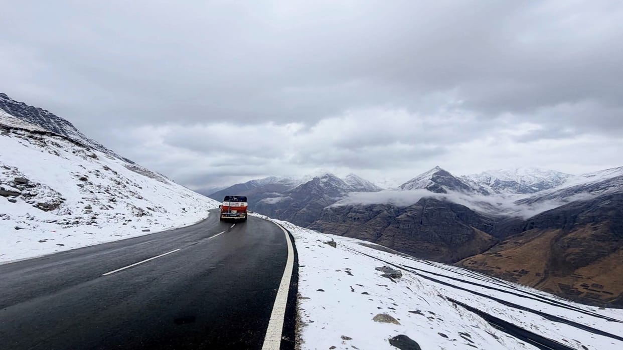 Himachal Weather: Rain and snowfall expected in six districts for two days; yellow alert'issued for Thundersto