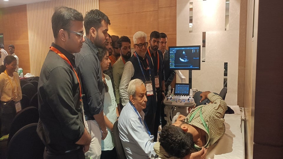 यूपी: तेजी से क्यों बढ़ रहे हार्टअटैक के मामले? 18 साल की उम्र में भी खतरा; आप भी तो नहीं करते ये गलतियां