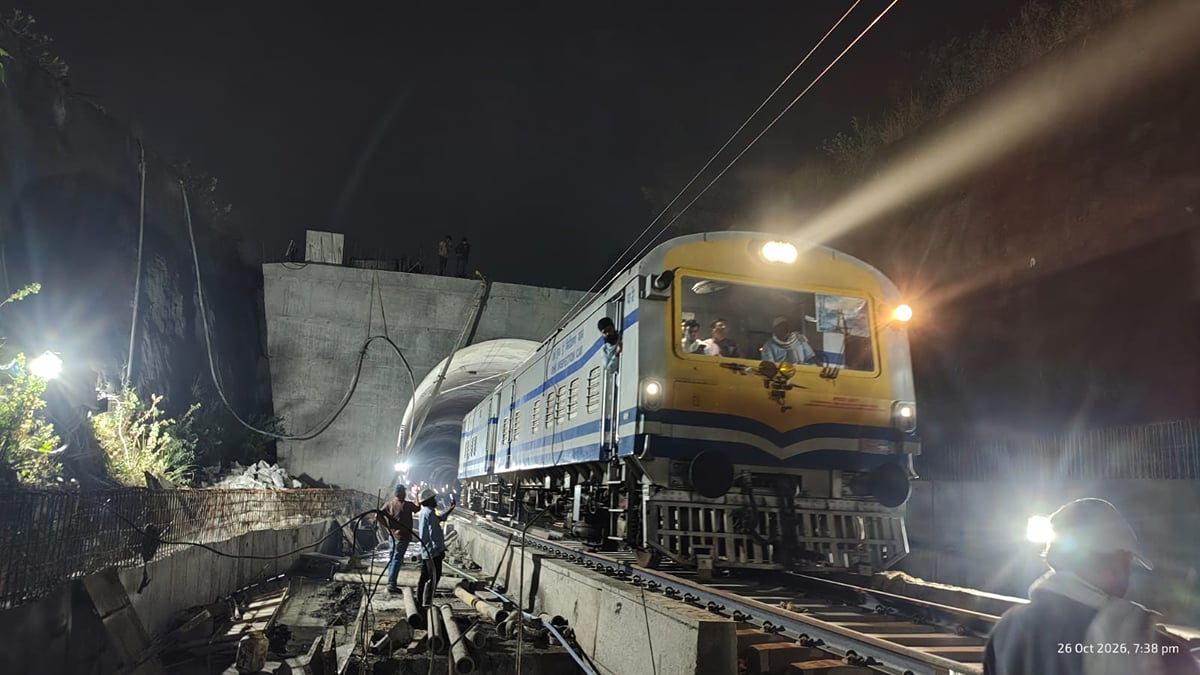 इंदौर: इंदौर-दाहोद नई रेल लाइन की टनल में टॉवर वेगन का ट्रायल रन, नए साल में शुरू होगा सफर