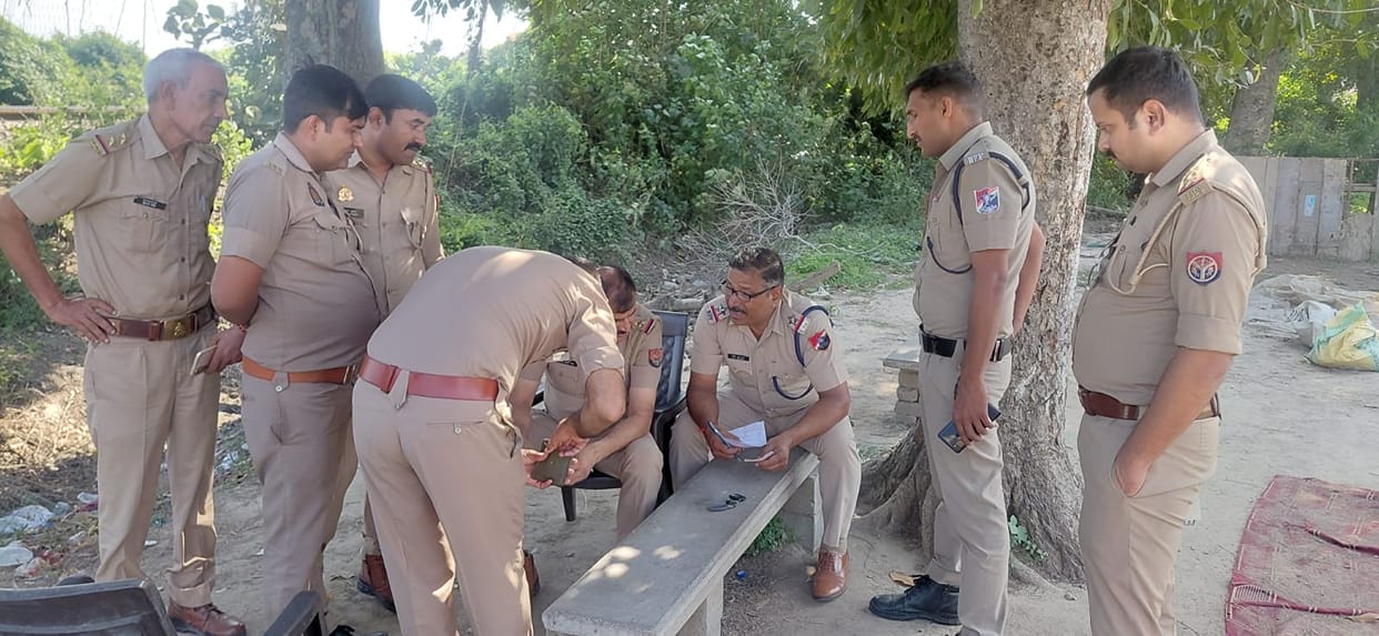 Man Dies After Falling from Express Train in Meerut, Police Working to Identify Body