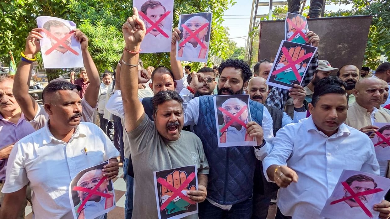 Protests in Jammu over Farooq Abdullah's statement