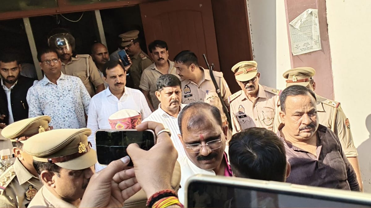 यूपी: दो सगे भाइयों की हत्या में 19 साल बाद बड़ा फैसला, ब्लाक प्रमुख समेत आठ आरोपी दोषी करार