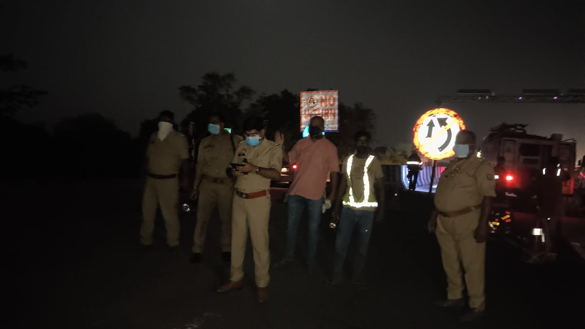 लखनऊ: टैंकर पलटने से फॉर्मेल्डिहाइड लिक्विड फैला, 12 हजार लोगों को सांस लेने समस्या, आरोपी चालक भागा