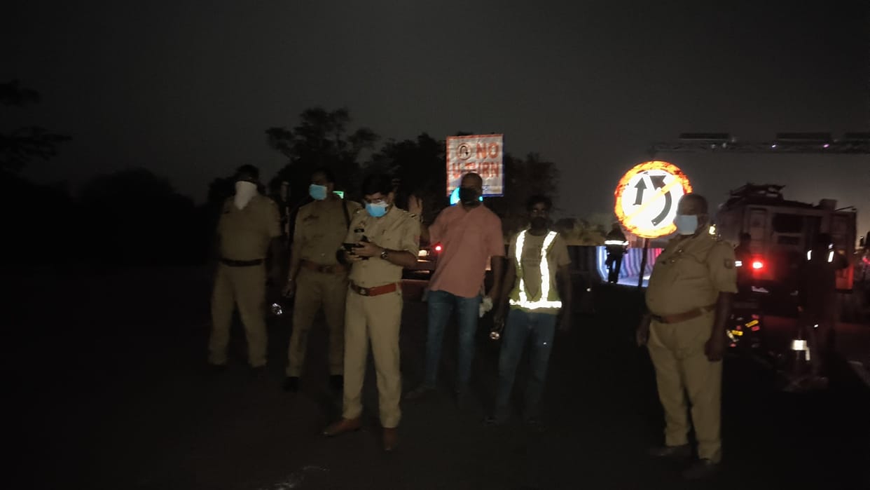 Lucknow: Tanker overturns, spills formaldehyde liquid, causing breathing problems for 12,000 people; accused d