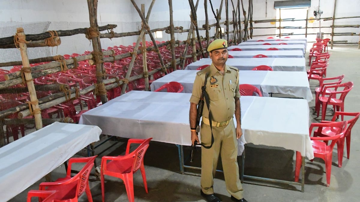 मतगणना आज: स्थल पर स्याही वाली पेन नहीं ले जा सकेंगे, परिधि में सिर्फ पासधारक होंगे; सपाजन बोले- गड़बड़ी है