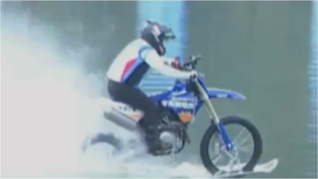 Zhang Xue Sets World Record by Riding Motorcycle 40.74 Km on Water