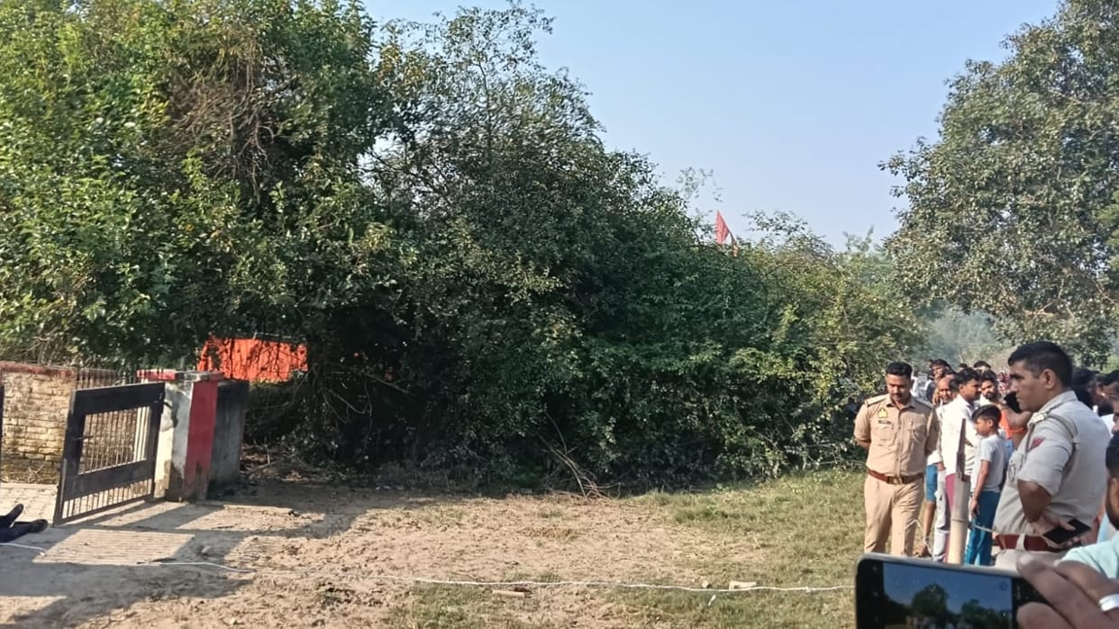 Elderly man body found at the gate of a water tank murder suspected in Bareilly