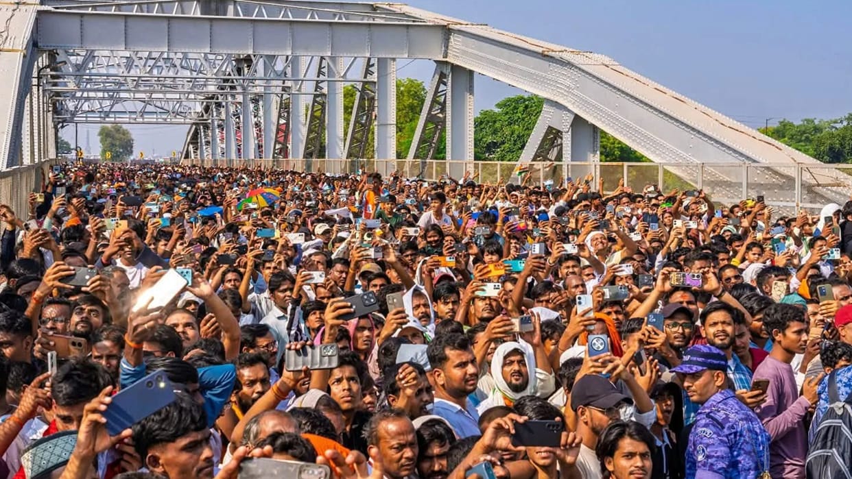 Air Show Six hours daily preparation for 20 days master plan managed crowd 12 lakhs streets closed off