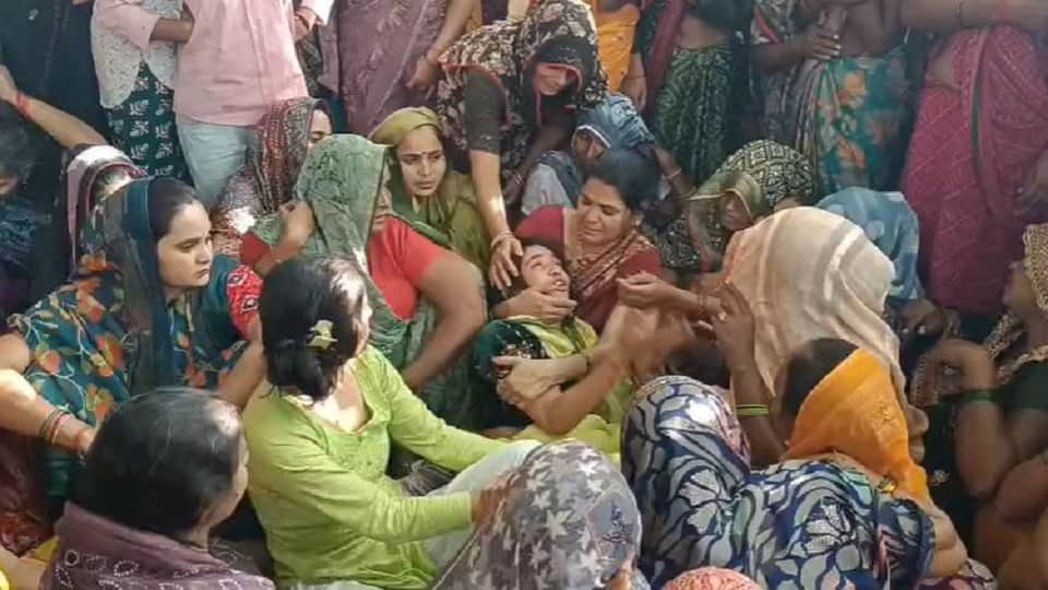 Firozabad accident Five people including four sisters die in an road accident in Shikohabad