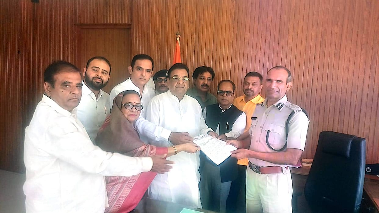 Uproar over the gherao of the Congress office: BJP workers accused of assault; Congress members head to meet t