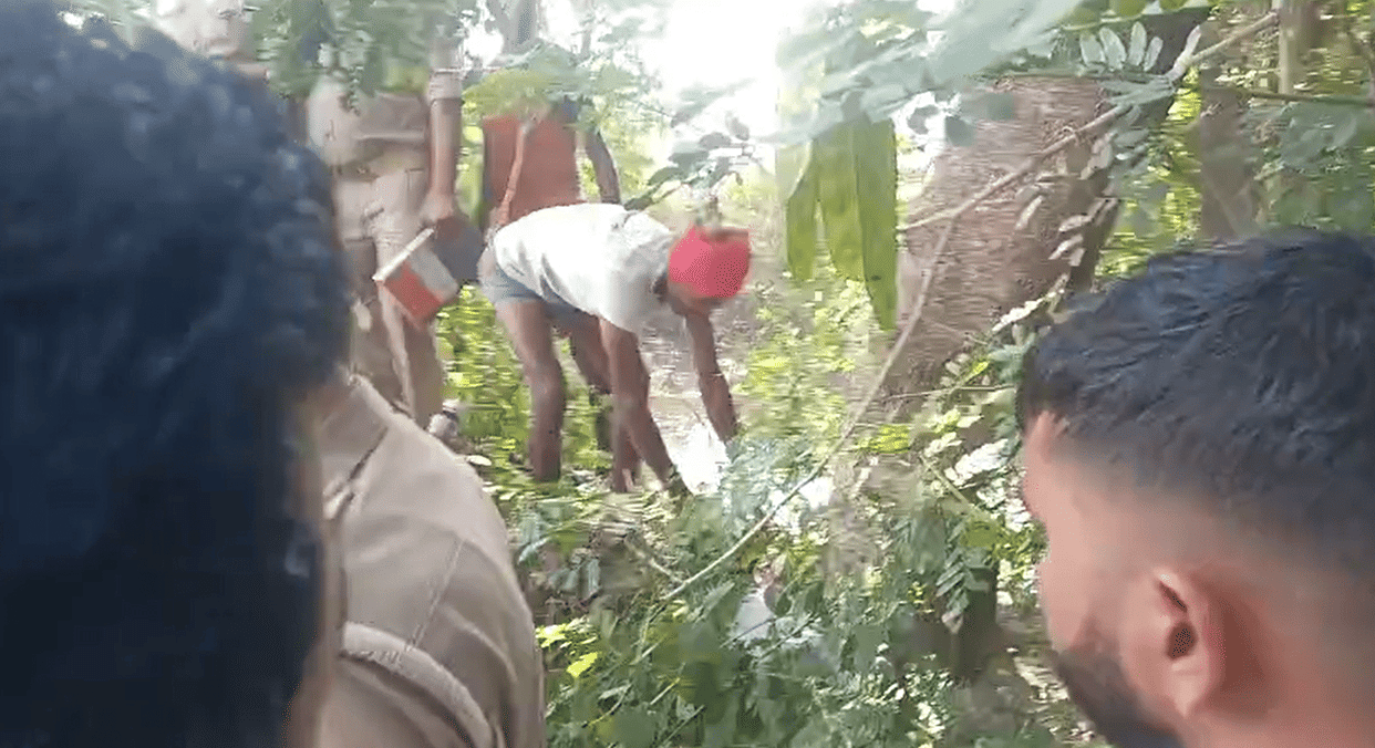 Ballia Body of a young woman found in the water under a small bridge