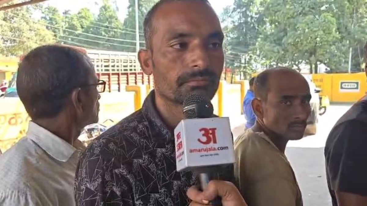 लखीमपुर खीरी: सहकारी समितियों के कर्मचारियों की हड़ताल, खाद वितरण और धान खरीद प्रभावित, किसान परेशान