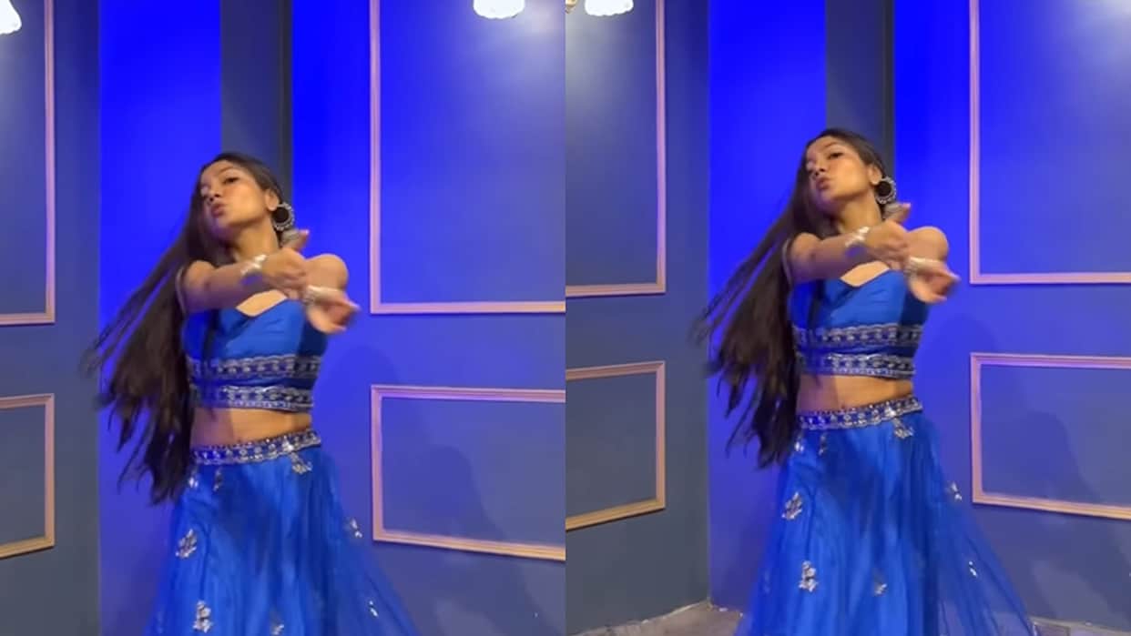 girl stunning dance on kajra re song in blue lehenga viral reel