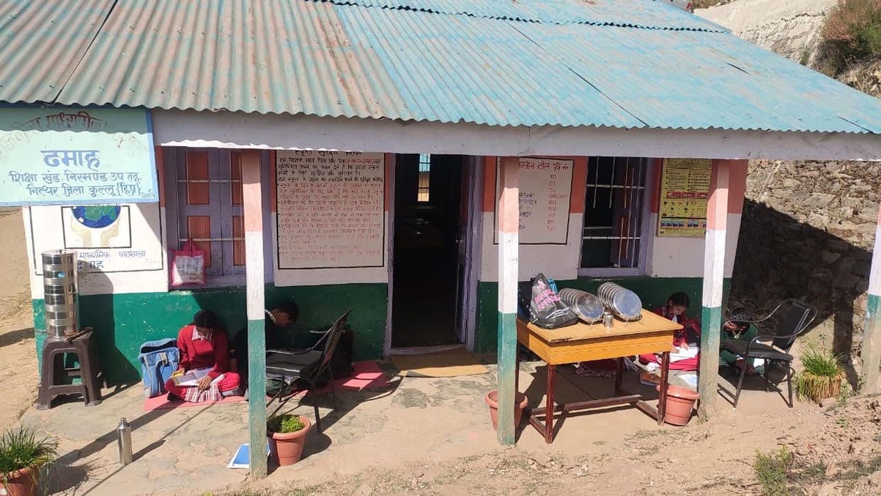 dhamah middle school kullu no building no budget 13 years