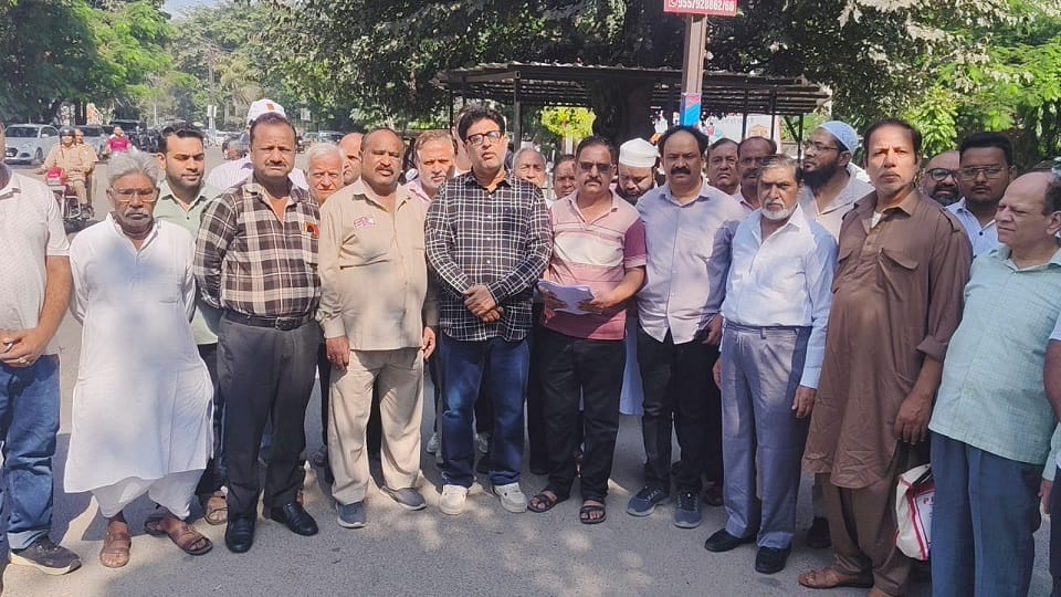 Meerut: 197 shops in Bhagat Singh Market face the threat of sealing; shopkeepers are anxious