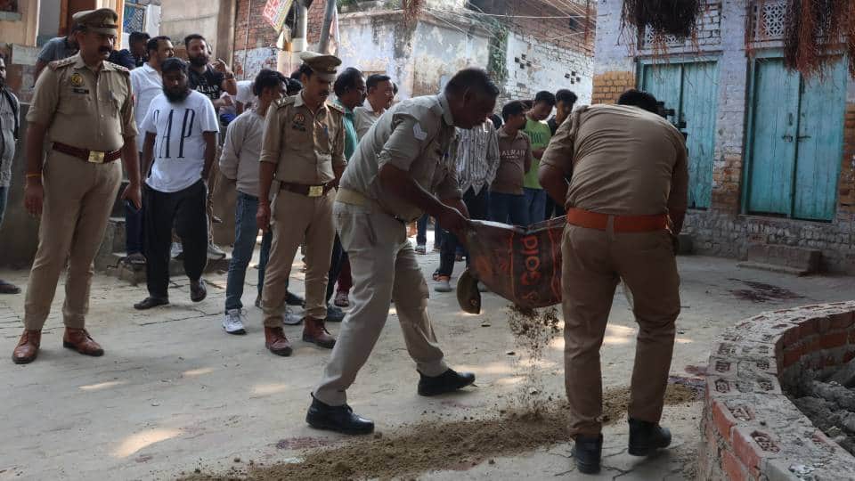 neighbour opened fire indiscriminately and killed three people over dispute regarding parking In Lucknow