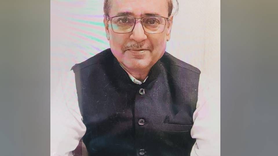 neighbour opened fire indiscriminately and killed three people over dispute regarding parking In Lucknow
