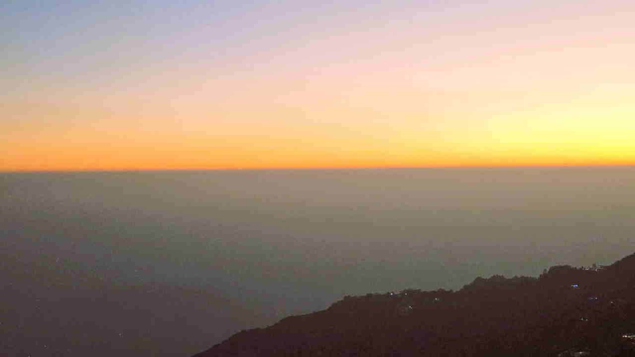 Mussoorie winter line a stunning sunset spectacle that draws tourists from november to february