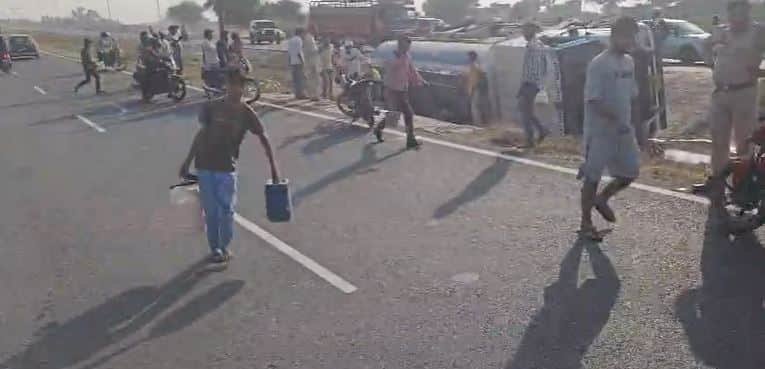 Petrol Tanker Overturns in Mathura, Villagers Rush to Collect Fuel