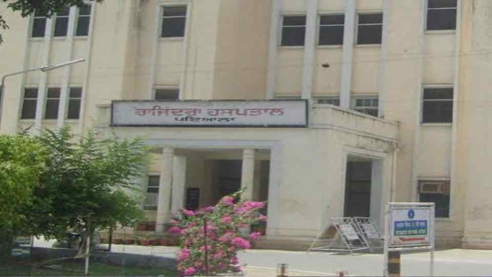 पटियाला के राजिंदरा अस्पताल में बवाल: सीआरपीएफ जवान ने डीएसपी पर लगाया थप्पड़ मारने का आरोप, जानें पूरा मामला