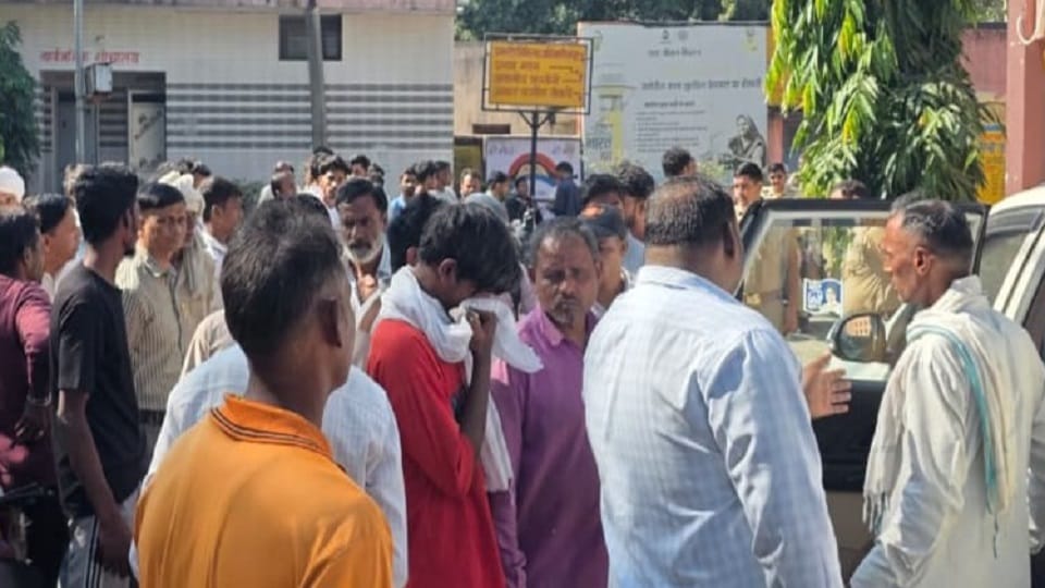 Muzaffarnagar: Woman killed, nephew injured after being hit by a motorcycle in Purkaji