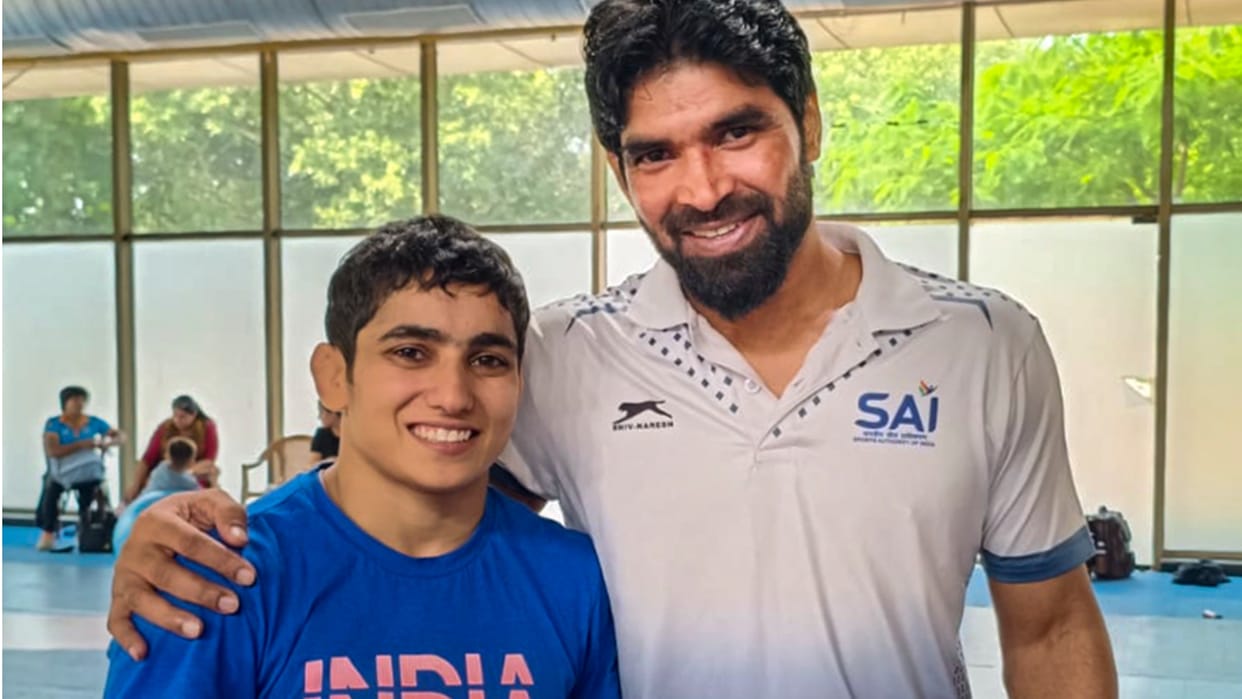 Indian women's wrestling broke new ground at the World Championships Kajal, Neelam storm into final