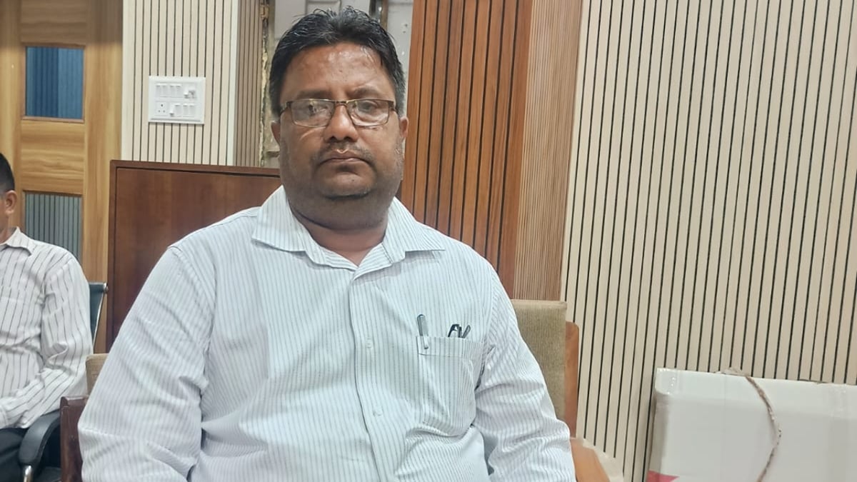 पीलीभीत: जिला उद्योग केंद्र का वरिष्ठ सहायक गिरफ्तार, लोन स्वीकृत कराने के नाम पर रिश्वत लेने का आरोप