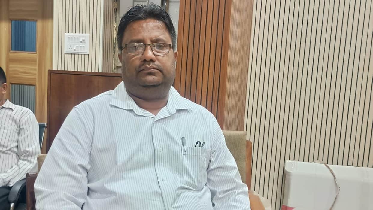 Senior Assistant at District Industries Centre arrested while accepting a bribe in Pilibhit