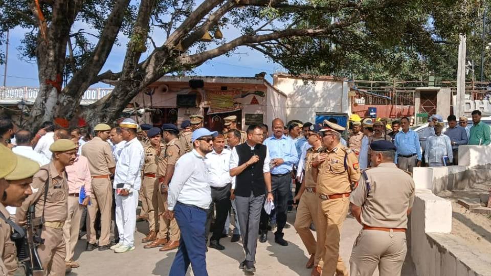 अयोध्या: कार्तिक मेले और दीपोत्सव पर राम मंदिर की सुरक्षा होगी कड़ी, एडीजी जोन ने परिसर का लिया जायजा