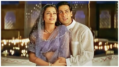 Ghar Aaja Pardesi to Mera chand Mujhe Aaya hai Nazar songs On Karva Chauth