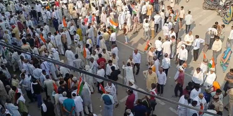 Chhata Sugar Mill Protest Ends After Talks; Administration Assures Farmers on Cases and Seized Belongings