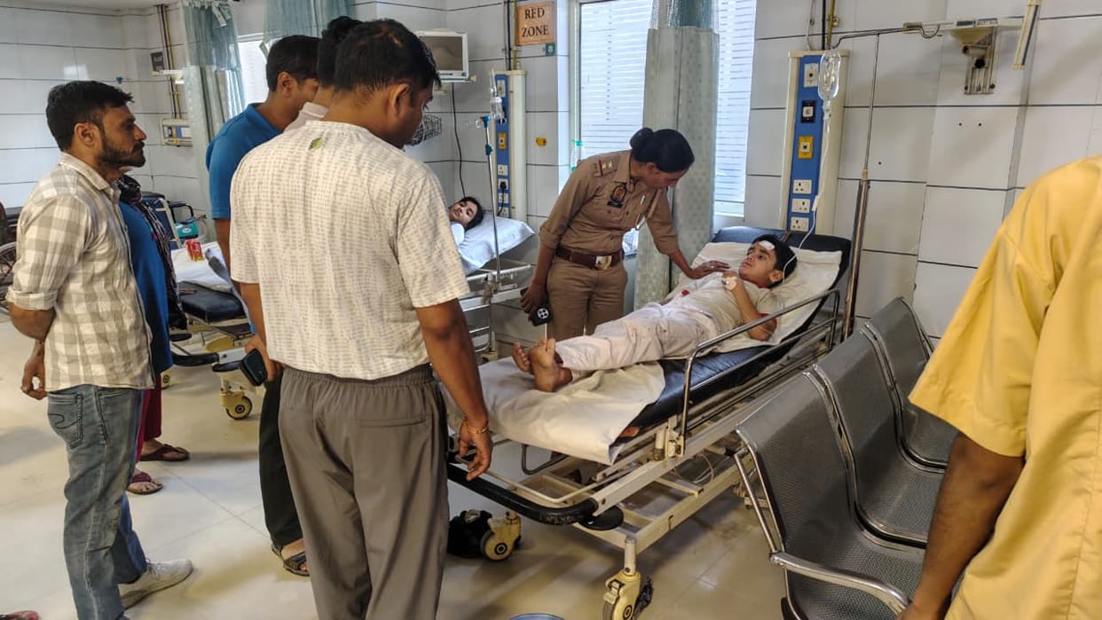 Meerut School Bus Accident: Bus Carrying Children Overturns, Around 12 Injured