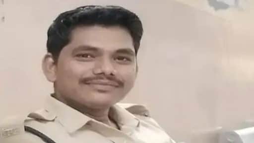 indore-district-jail-guard-drugs-smuggling-news