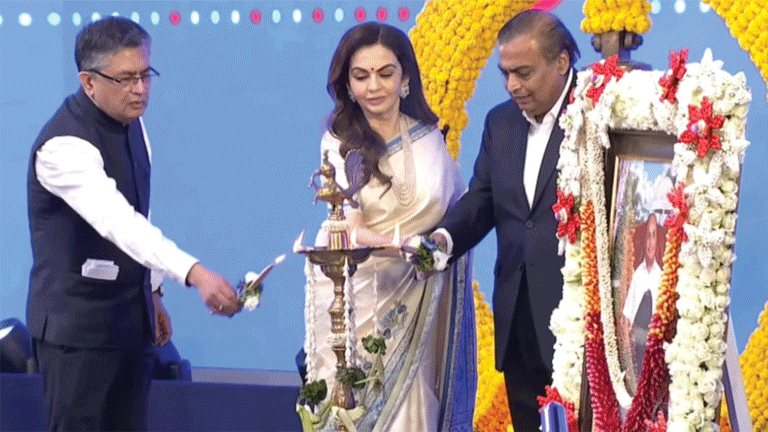जियो के लिस्टिंग की झलकियां: 'पहला दशक देश को जोड़ने का था, अगला एआई से भारत बदलने का', बोले आकाश अंबानी