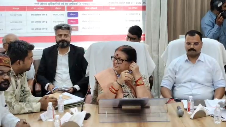 Kanpur: Mayor brings a lawyer to an executive committee meeting