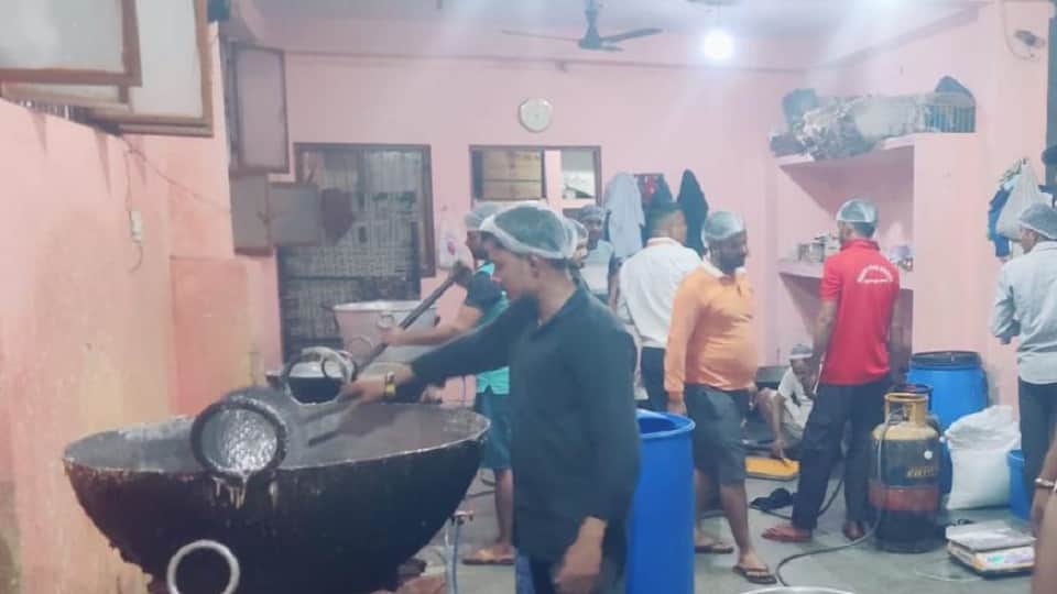 Borax Found in Milk in Agra Food Department Recommends Suspension of Pushpak Sweet Shop’s License