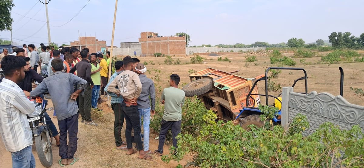 झांसी: शिक्षक के लिए हवा का पंप लेकर जा रहे दो बच्चों को ट्रैक्टर ने टक्कर मारी, एक की मौत, दूसरा गंभीर