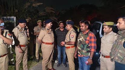 Criminal Dharmendra Tiddi who carried a reward of one lakh killed three police personnel also injured in enco
