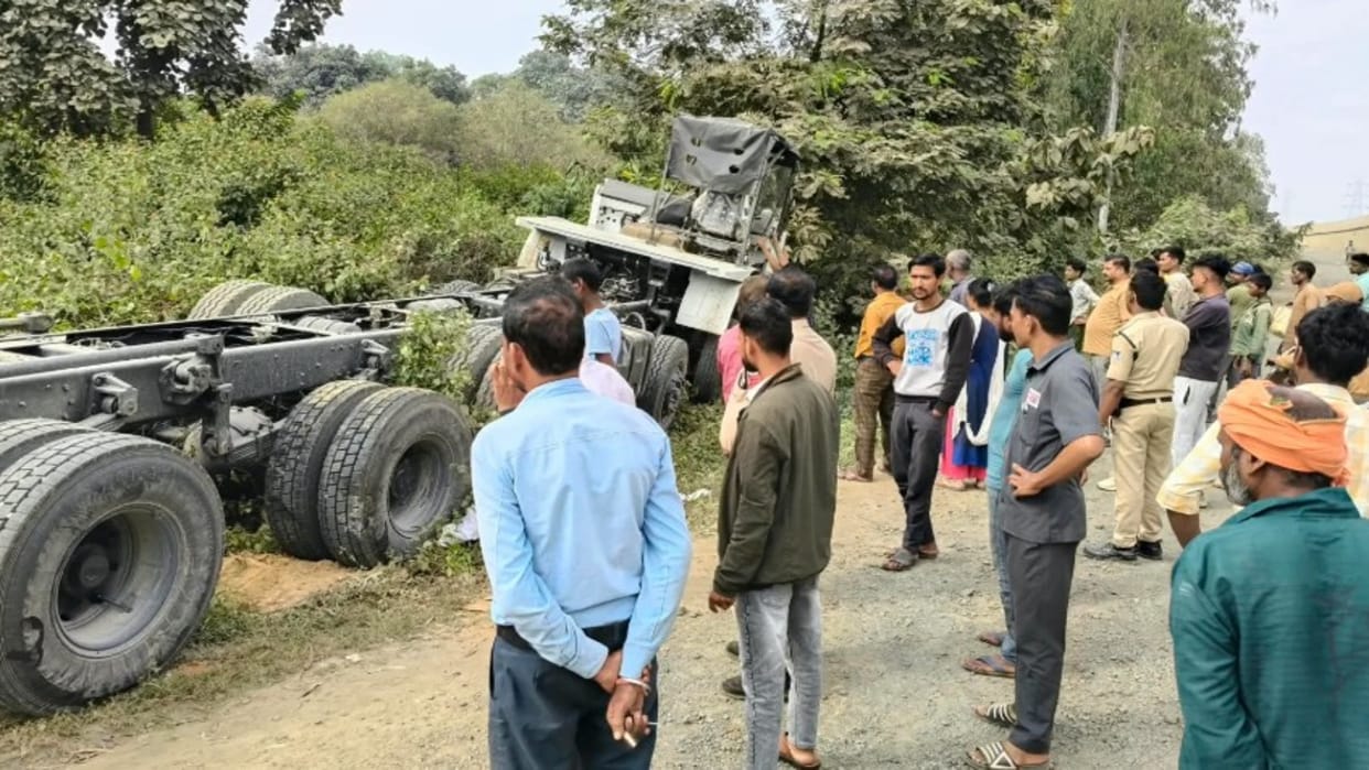Shahdol: Biker Seriously Injured After Truck Chassis Collision Near Unfinished Flyover; Driver Flees